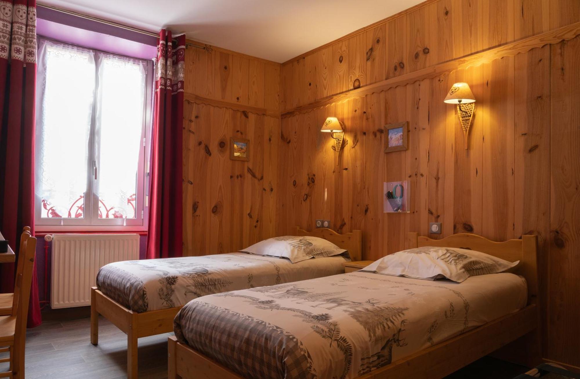 Hotel Quin Te Va Cauterets Exterior photo